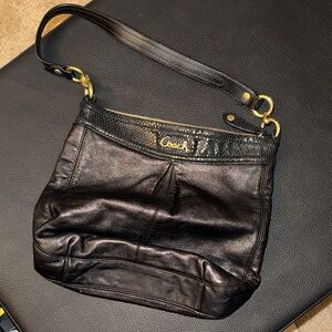 Vintage Coach Black Leather Shoulder Bag